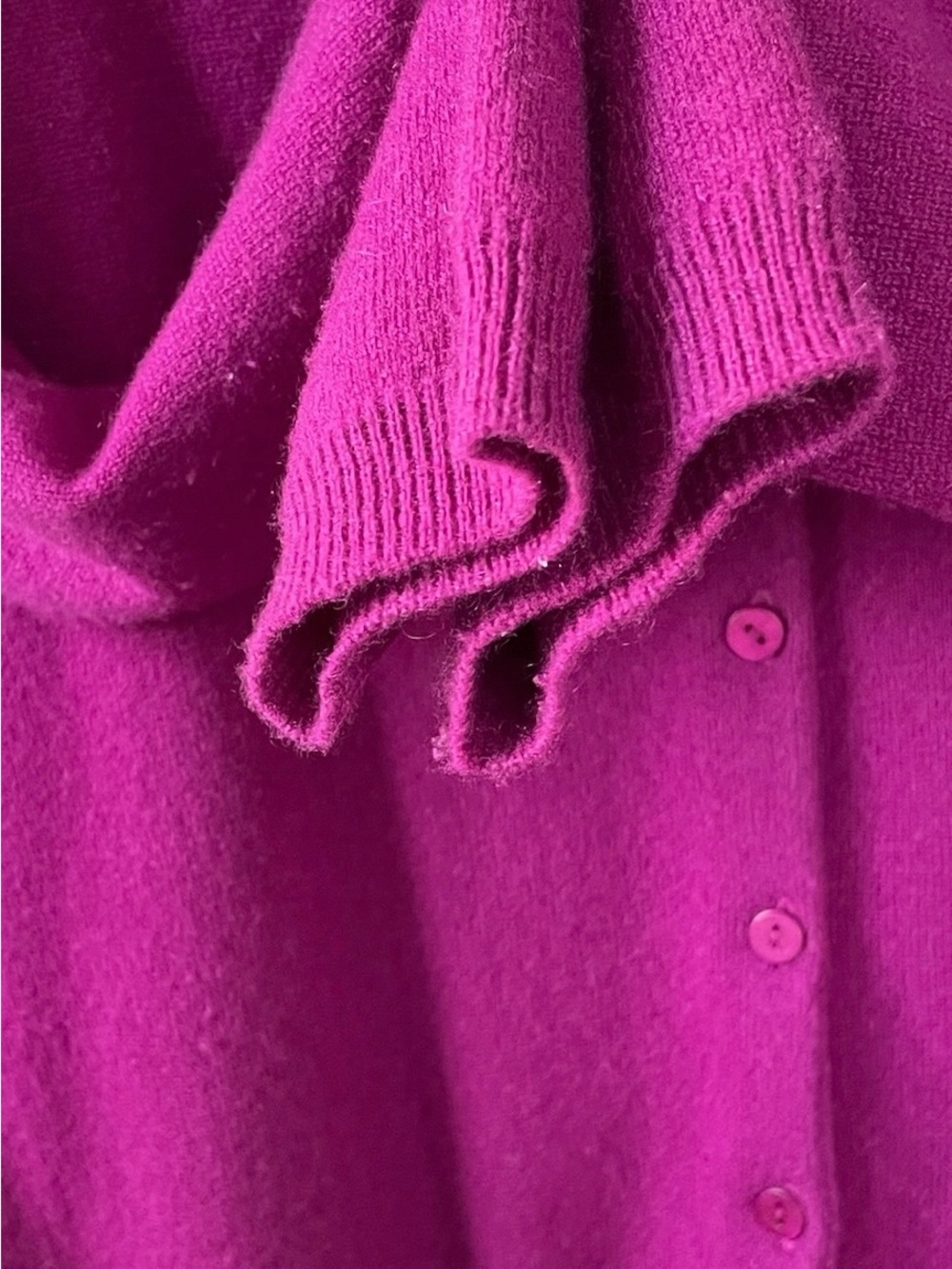HOLT RENFREW Cashmere Crewneck Button Cardigan Sweater Magenta Purple L - Picture 5 of 8